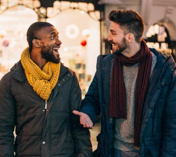 Friends talking about banking benefits